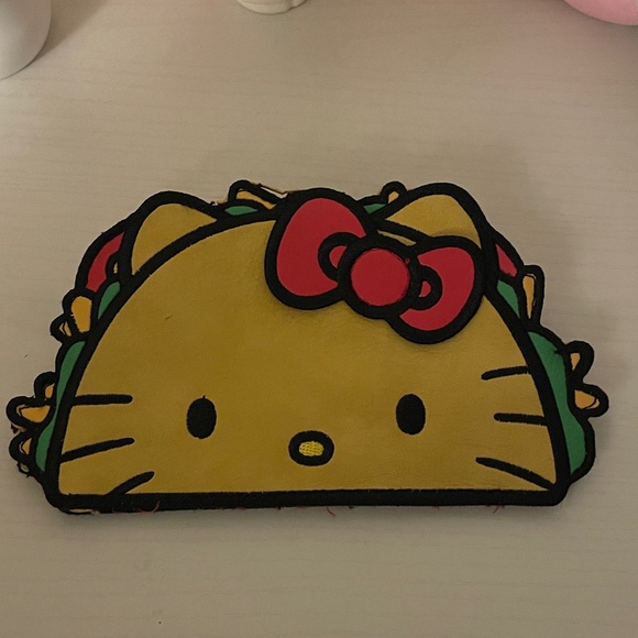 Hello Kitty bundle - Picture 4 of 10